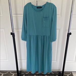 Merokeety Dress with 3/4 Bishop Sleeves and Crew Neck